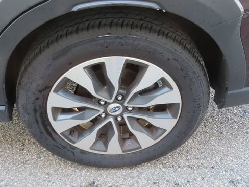 Used 2024 Subaru Outback Touring AWD/4WD image 18