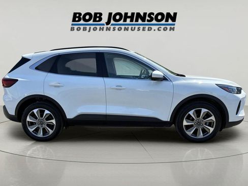 Used 2024 Ford Escape Platinum AWD/4WD image 2