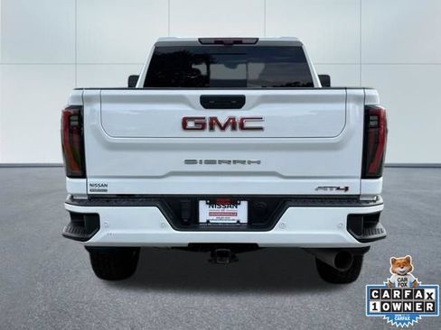 Used 2024 GMC Sierra 2500 AT4 w/ AT4 Premium Plus Package AWD/4WD image 10