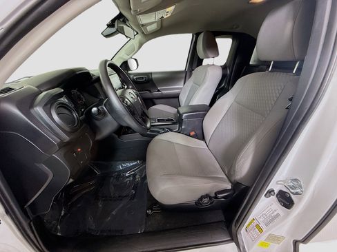 Used 2022 Toyota Tacoma SR image 19