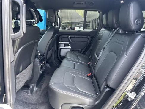 Used 2023 Land Rover Defender 130 SE AWD/4WD image 27