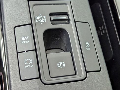 Used 2025 Toyota Prius Limited image 29