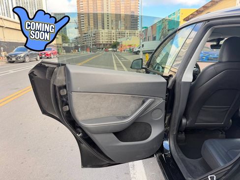 Used 2023 Tesla Model Y AWD image 12