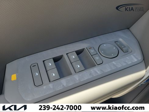 New 2027 Kia Seltos S FWD image 20
