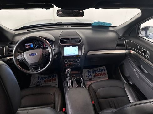 Used 2018 Ford Explorer XLT w/ Equipment Group 202A AWD/4WD image 31