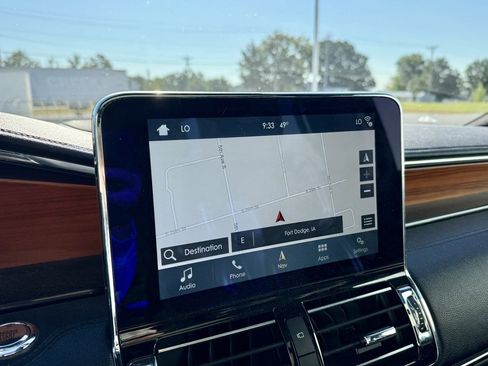 Used 2019 Lincoln Navigator Reserve image 28