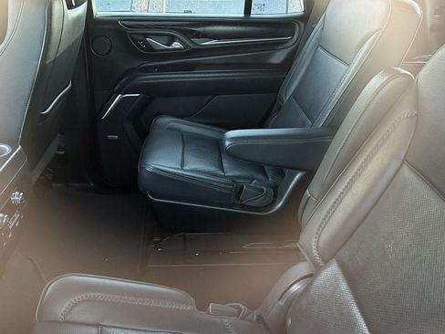 Used 2021 GMC Yukon Denali w/ Denali Ultimate Package AWD/4WD image 9