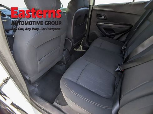 Used 2020 Chevrolet Trax LT image 14