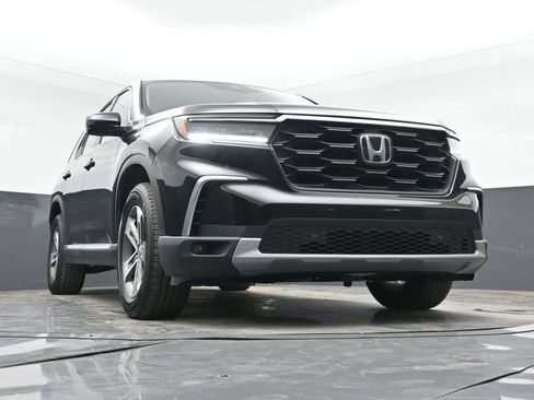 Used 2025 Honda Pilot EX-L image 37