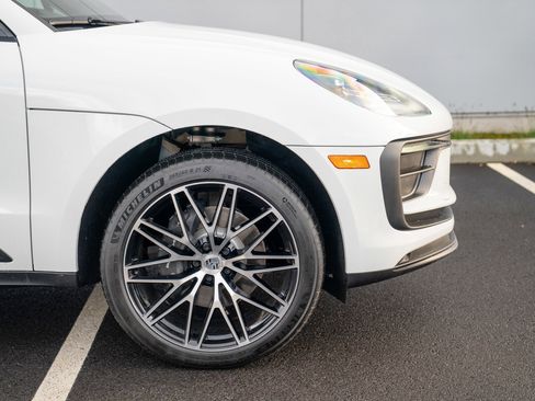 New 2026 Porsche Macan image 9