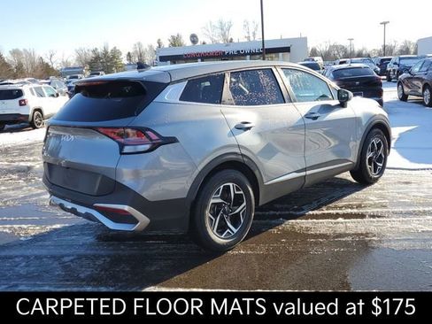 Used 2023 Kia Sportage LX image 3