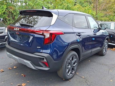 New 2026 Kia Seltos LX image 4