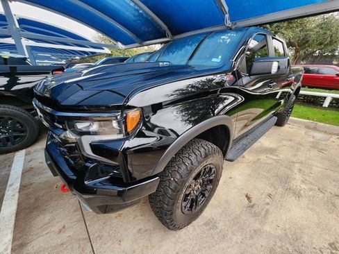 Used 2023 Chevrolet Silverado 1500 ZR2 w/ Technology Package image 3