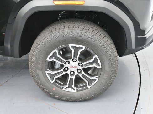 Used 2025 GMC Canyon AT4 w/ Technology Plus Package image 36