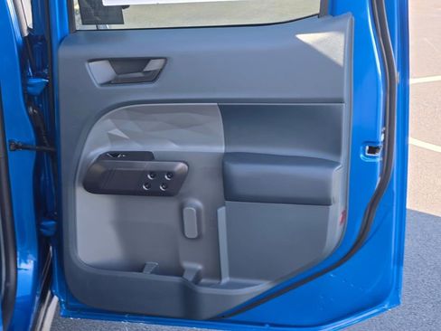 New 2025 Ford Maverick Lariat w/ Black Appearance Package image 8