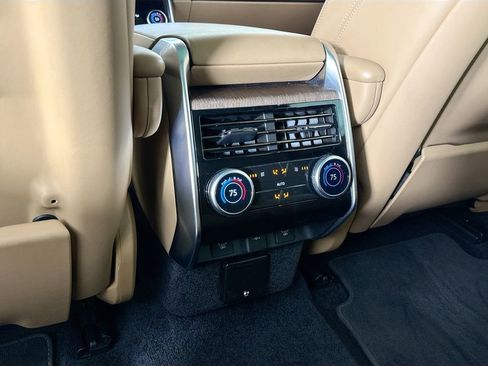 Used 2023 Land Rover Range Rover Long Wheelbase SE AWD/4WD image 16