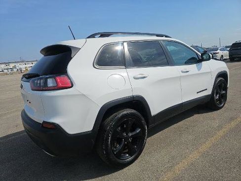 Used 2020 Jeep Cherokee Latitude Plus image 2