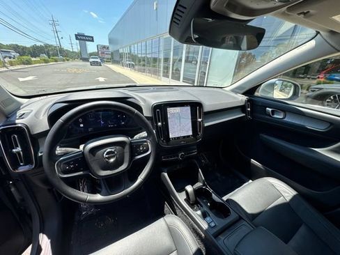 Used 2025 Volvo XC40 B5 Core AWD/4WD image 21