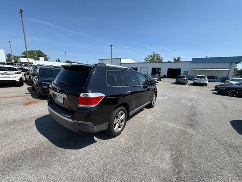 Used 2013 Toyota Highlander Limited FWD image 3