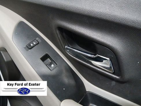 Used 2015 Chevrolet Trax LT w/ LT Sun and Sound Package image 18