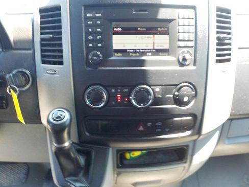Used 2018 Mercedes-Benz Sprinter 2500 image 15