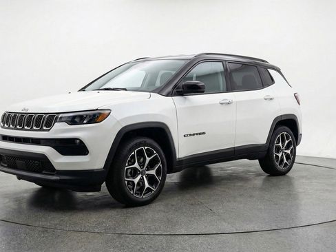 Used 2025 Jeep Compass Limited AWD/4WD image 3