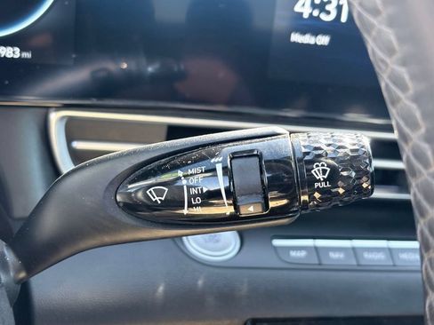 Used 2024 Hyundai Elantra Limited FWD image 16