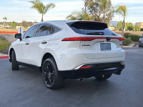 Used 2024 Toyota Venza Nightshade image 19