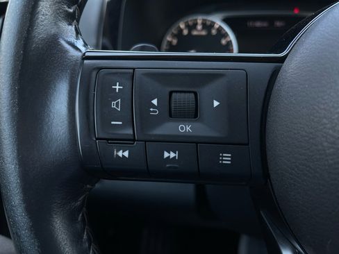 Used 2022 Nissan Pathfinder SV image 23