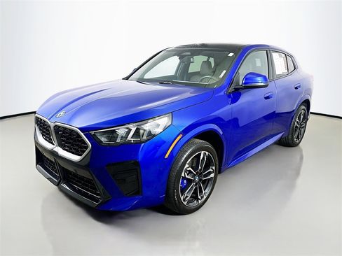 Used 2025 BMW X2 xDrive28i w/ M Sport Package image 3