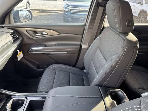New 2026 Chevrolet Traverse LT image 17