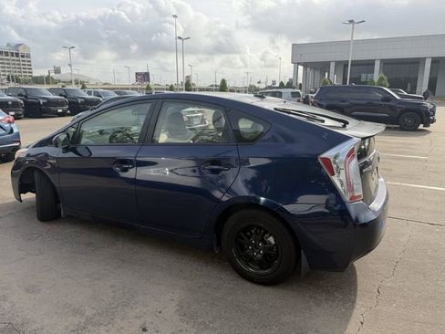 Used 2013 Toyota Prius Four w/ Deluxe Solar Roof Pkg image 8