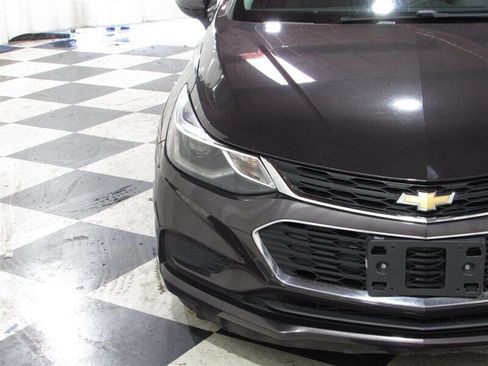 Used 2017 Chevrolet Cruze LT w/ Convenience Package image 62