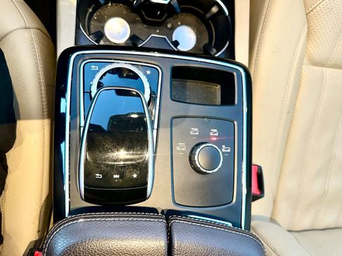 Used 2018 Mercedes-Benz GLE 350 image 25