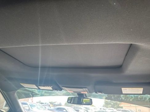 Used 2018 Ford Explorer Limited w/ Equipment Group 301A FWD image 13