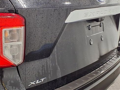 Certified 2020 Ford Explorer XLT w/ Equipment Group 202A image 27