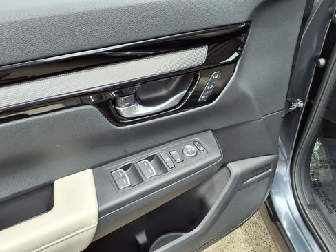 Used 2025 Honda CR-V EX-L image 16