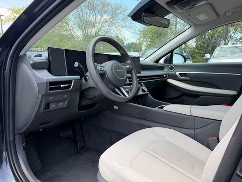 Used 2025 Hyundai Sonata SEL FWD image 9