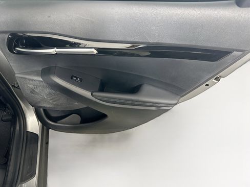 Used 2025 Kia Seltos S image 28