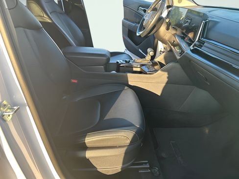 Used 2024 Kia Sportage EX FWD image 22