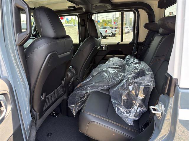 New 2026 Jeep Gladiator Sport AWD/4WD image 4