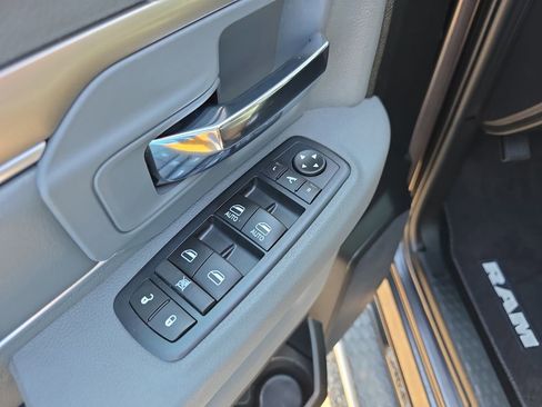 Used 2017 RAM 1500 Big Horn AWD/4WD image 19