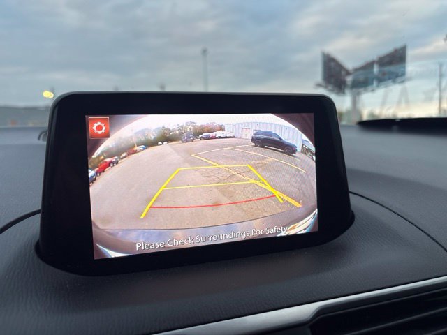 Used 2018 MAZDA MAZDA3 Sport w/ Preferred Equipment Package FWD image 19