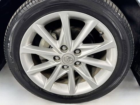 Used 2014 Toyota Prius V Five image 36