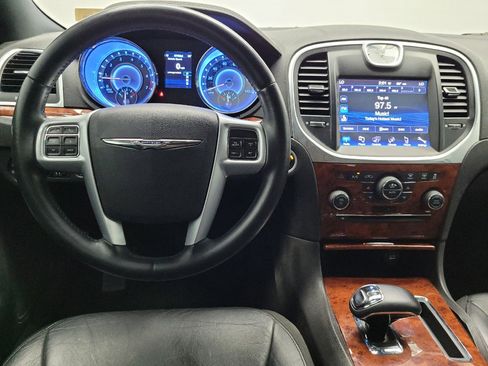 Used 2014 Chrysler 300 RWD image 22