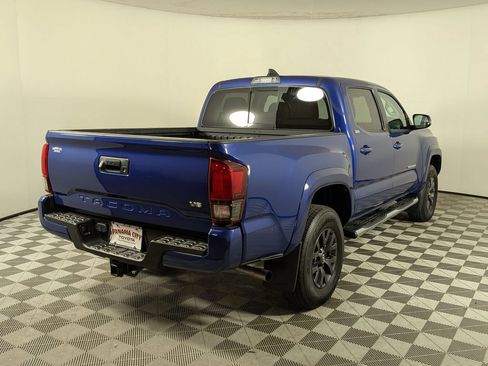 Used 2022 Toyota Tacoma SR5 w/ Technology Package RWD image 3