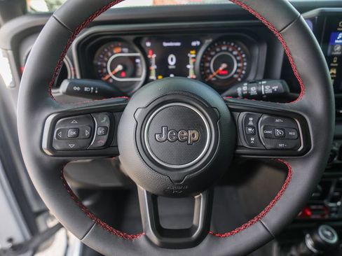 Used 2024 Jeep Wrangler Unlimited Rubicon w/ Convenience Group image 12