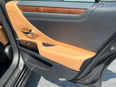 Certified 2025 Lexus ES 350 w/ Premium Package FWD image 16