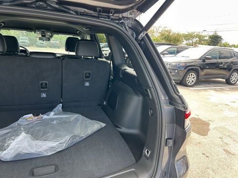 New 2026 Jeep Grand Cherokee Limited RWD image 31