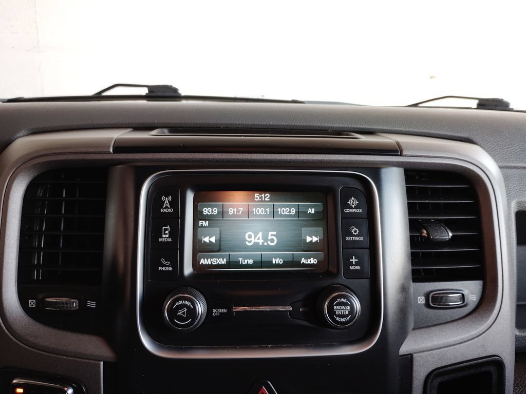 Used 2018 RAM 1500 Express AWD/4WD image 29